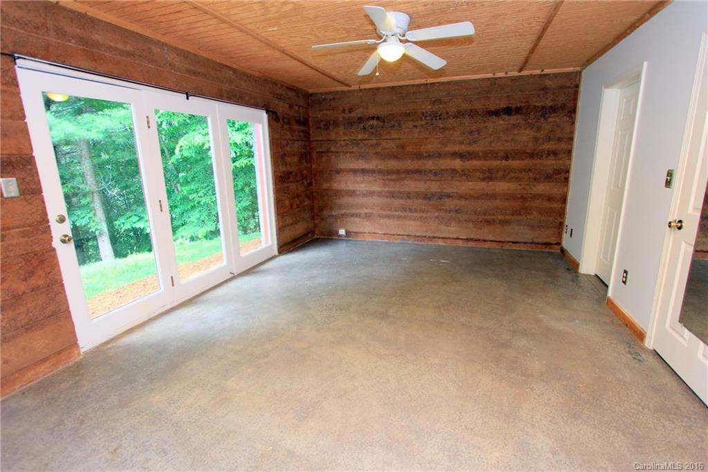 1082 Sweet Hollow Road - Photo 16