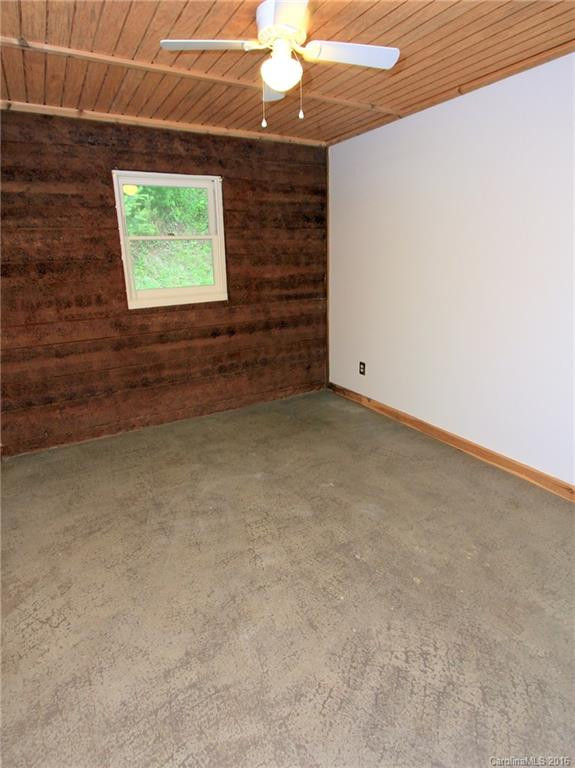 1082 Sweet Hollow Road - Photo 18