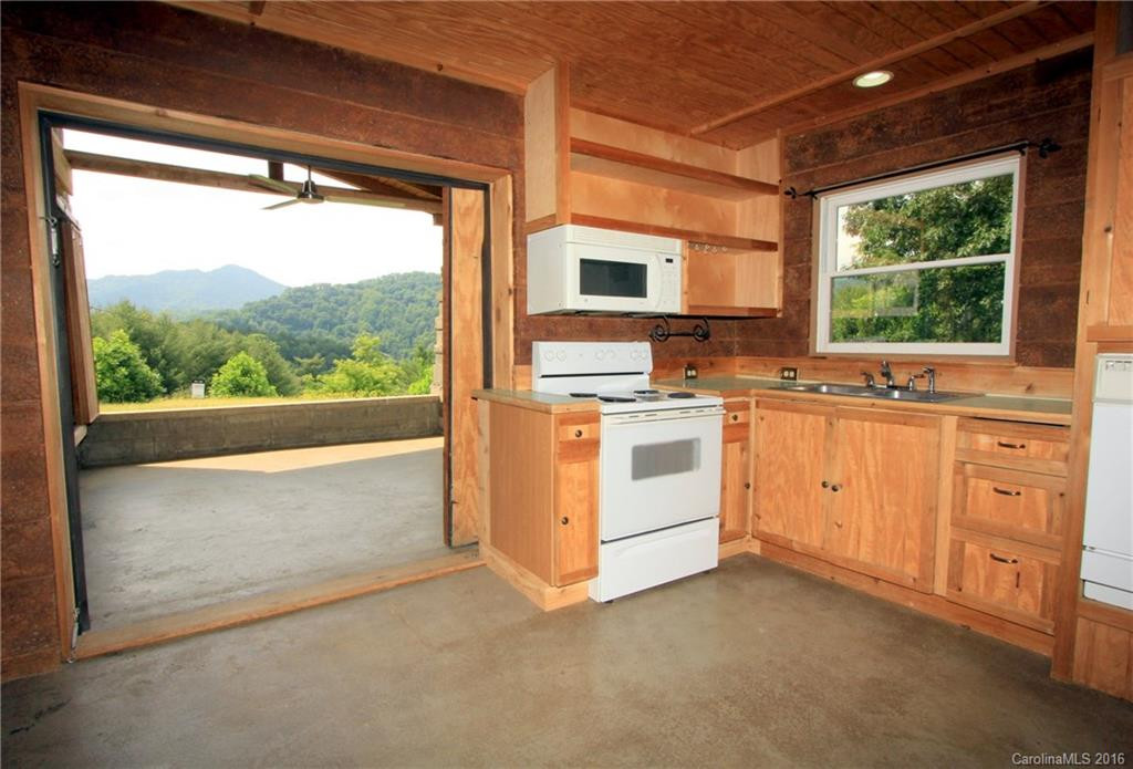 1082 Sweet Hollow Road - Photo 9