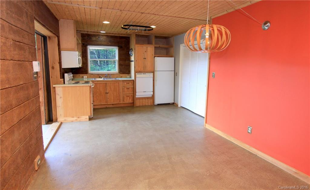 1082 Sweet Hollow Road - Photo 10