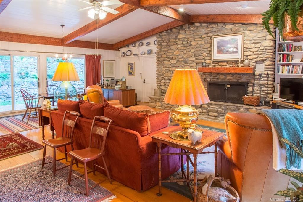 1487 Country Club Drive - Photo 11