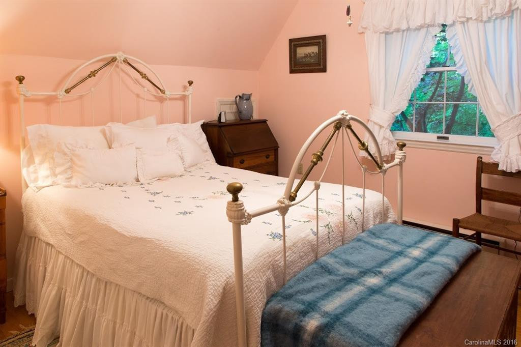 1487 Country Club Drive - Photo 5