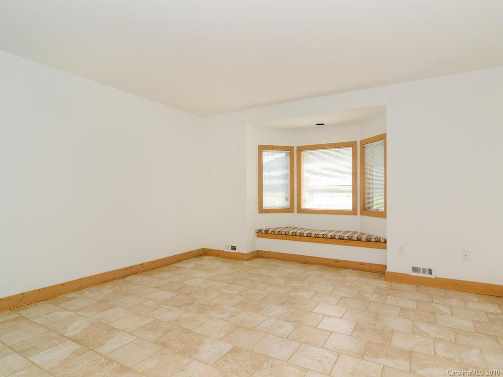 226 Newport Road - Photo 18