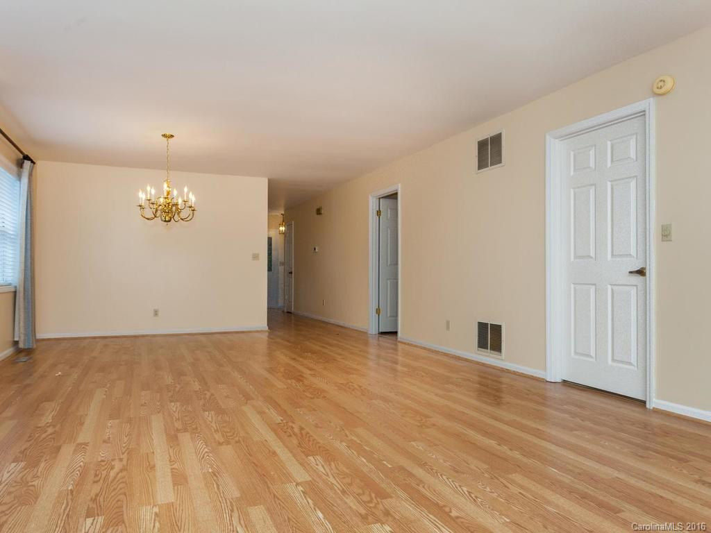 307 Somerton Court #50 - Photo 3