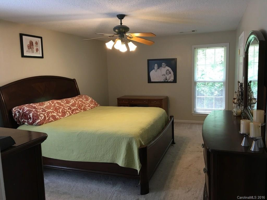 93 Forest Valley Road - Photo 18