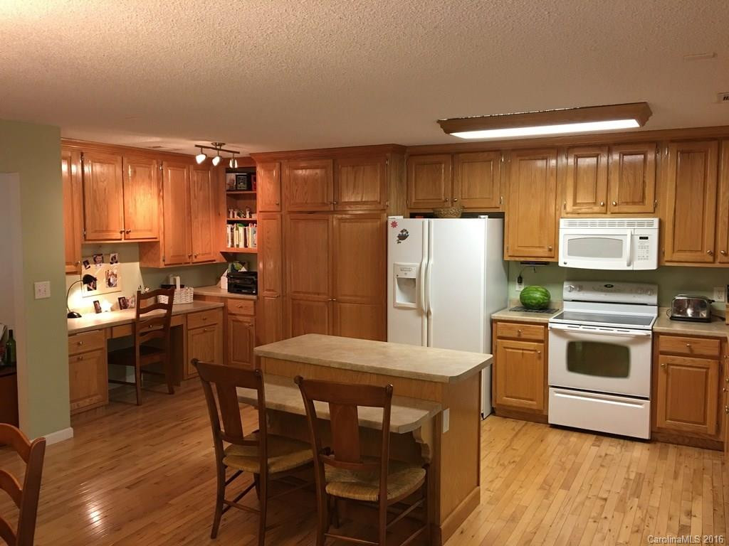 93 Forest Valley Road - Photo 8