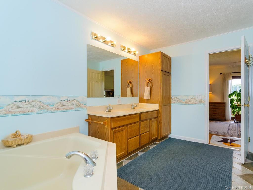 184 Mosa Drive - Photo 18