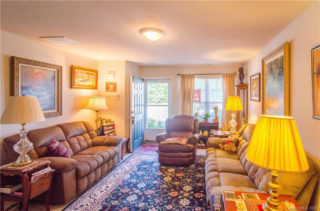 206 Farington Circle #Stafford Hills - Photo 2