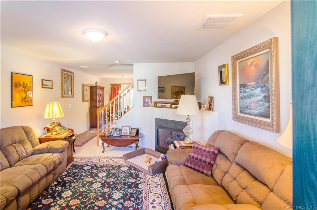 206 Farington Circle #Stafford Hills - Photo 3