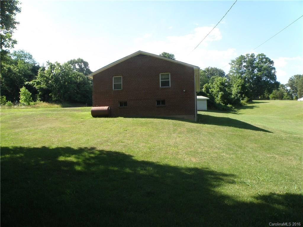 8 Youngs Cove Road - Photo 3