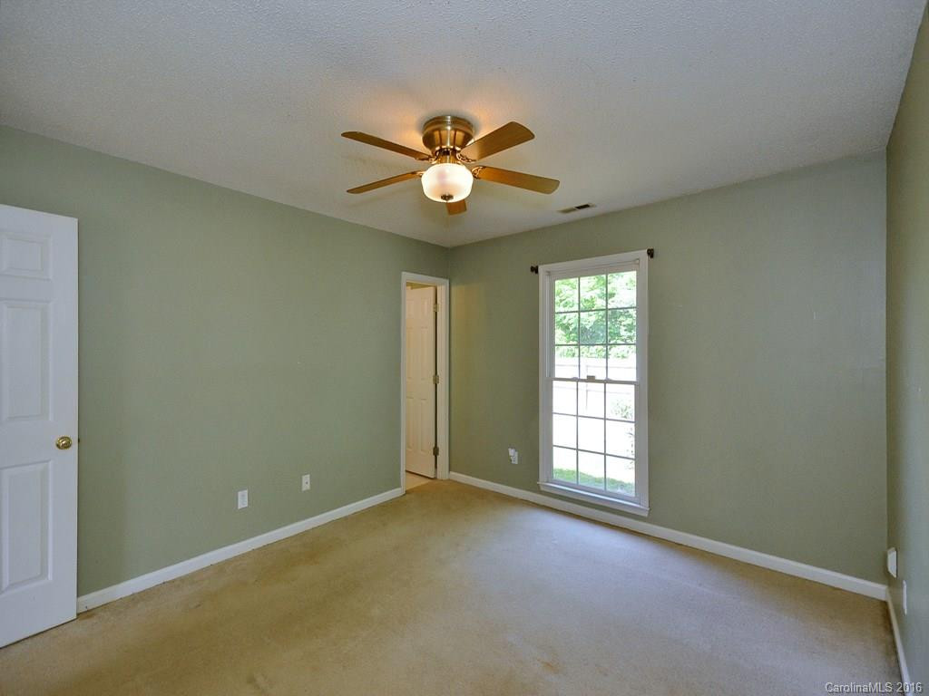 1012 Thorncrest Drive - Photo 7