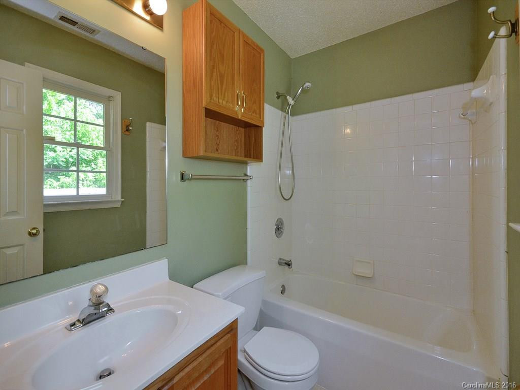 1012 Thorncrest Drive - Photo 8