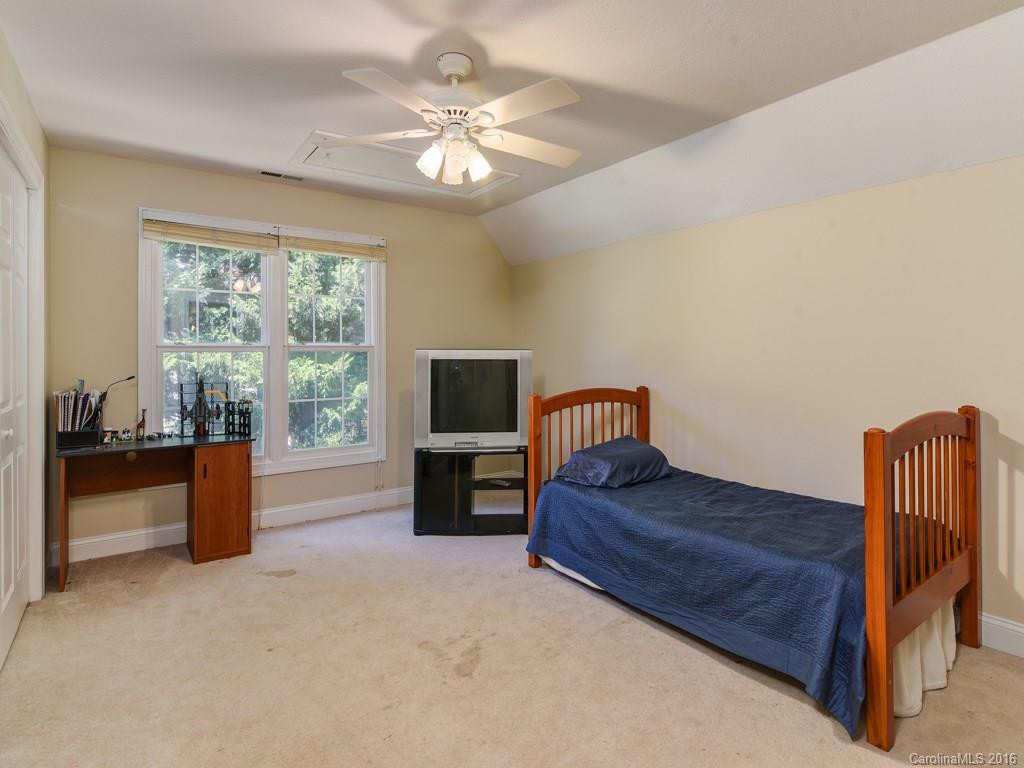 36 Weston Heights Drive - Photo 11