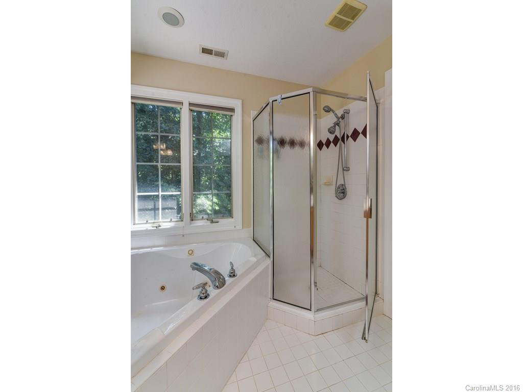 36 Weston Heights Drive - Photo 10