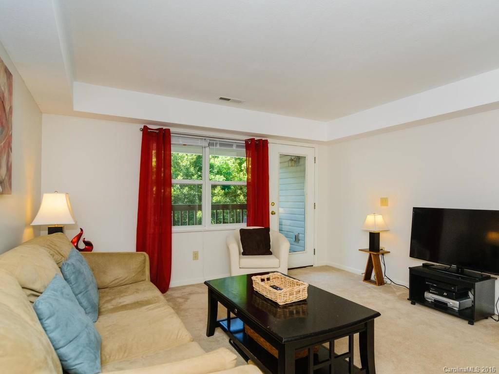 715 Carlyle Way #715 - Photo 2