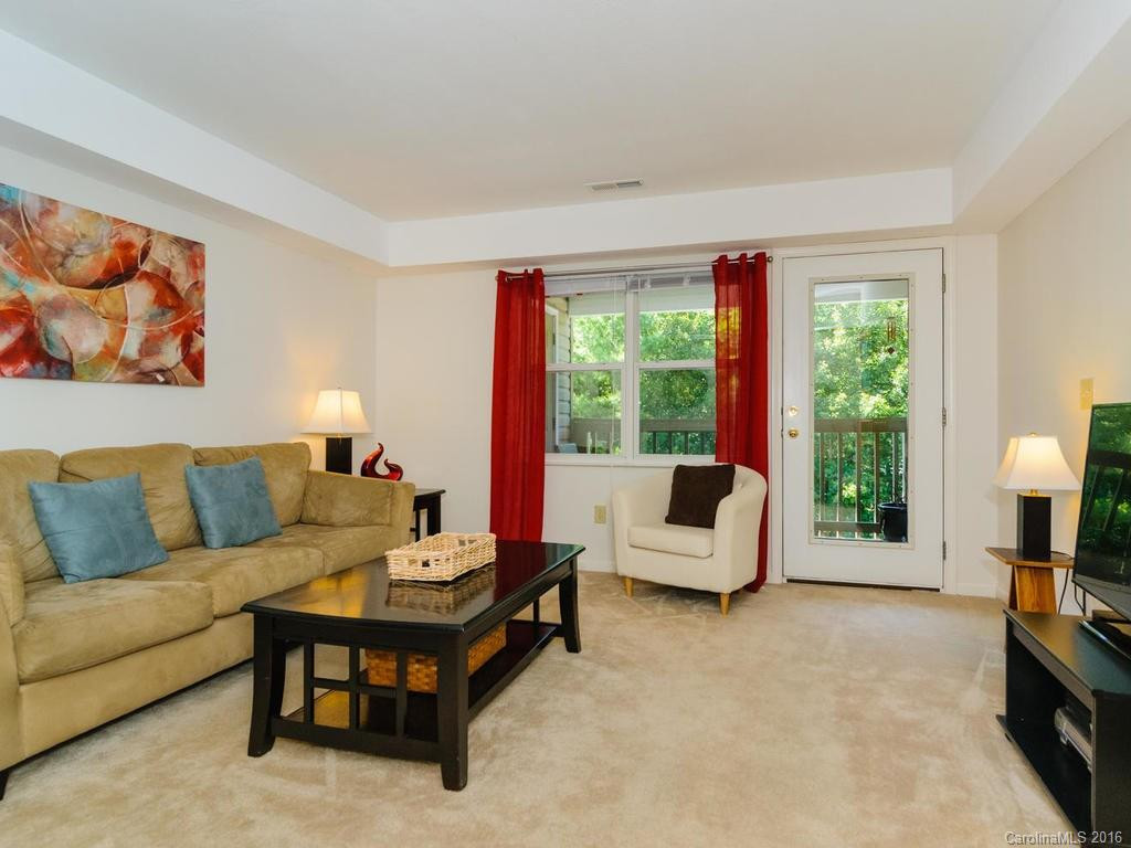 715 Carlyle Way #715 - Photo 3