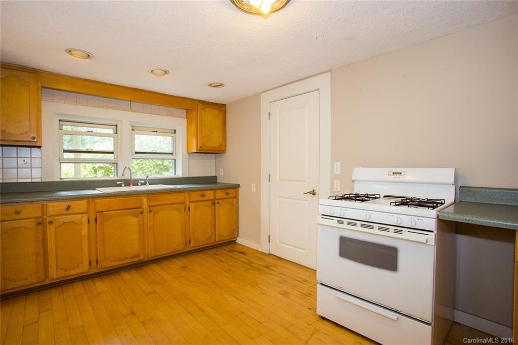 389 Stratford Road - Photo 16