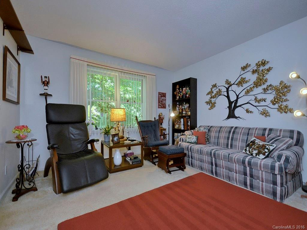 246 Park Lane - Photo 10
