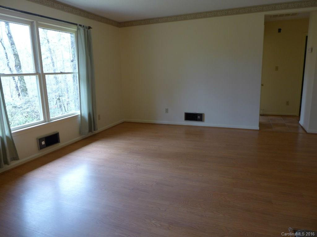 113 Westwood Drive - Photo 3