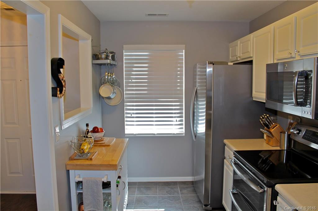 207 Carlyle Way #207 - Photo 8