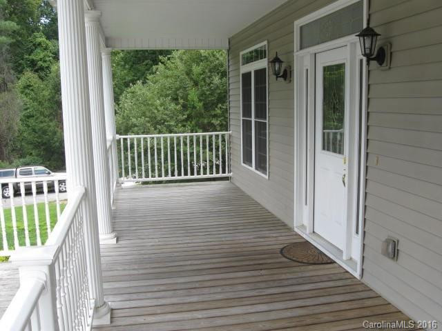 1002 Fieldcrest Court - Photo 2