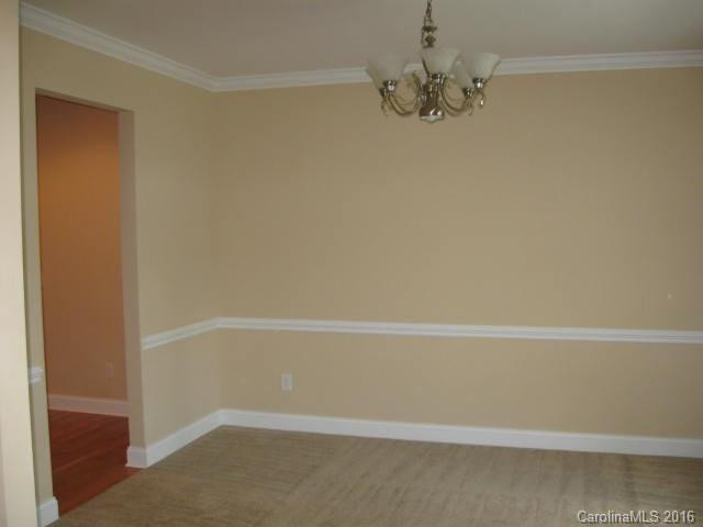 1002 Fieldcrest Court - Photo 12
