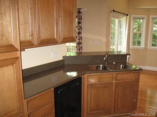 1002 Fieldcrest Court - Photo 14