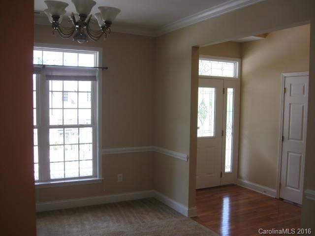 1002 Fieldcrest Court - Photo 4