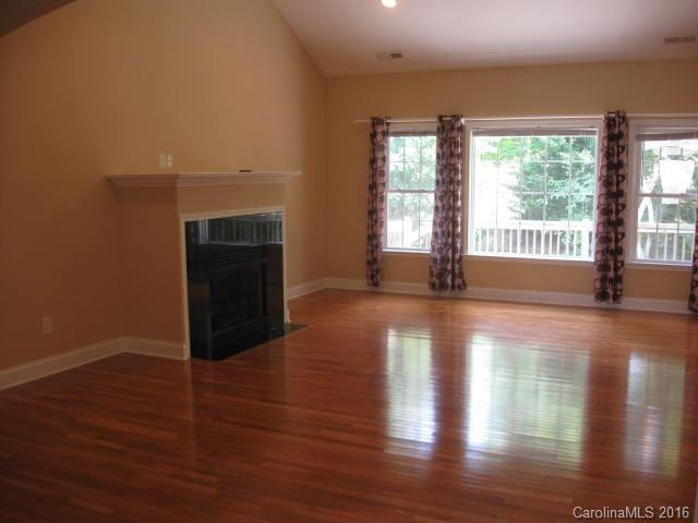 1002 Fieldcrest Court - Photo 6