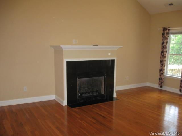 1002 Fieldcrest Court - Photo 8