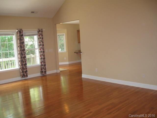 1002 Fieldcrest Court - Photo 10