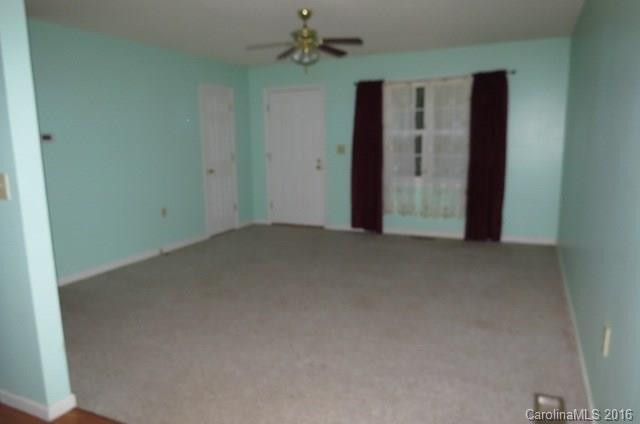 104 Oakridge Drive - Photo 2
