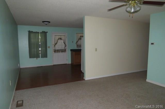 104 Oakridge Drive - Photo 5