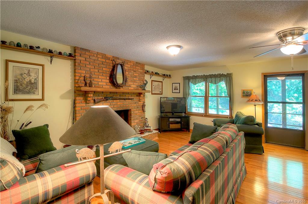 12 Rose Lane - Photo 3
