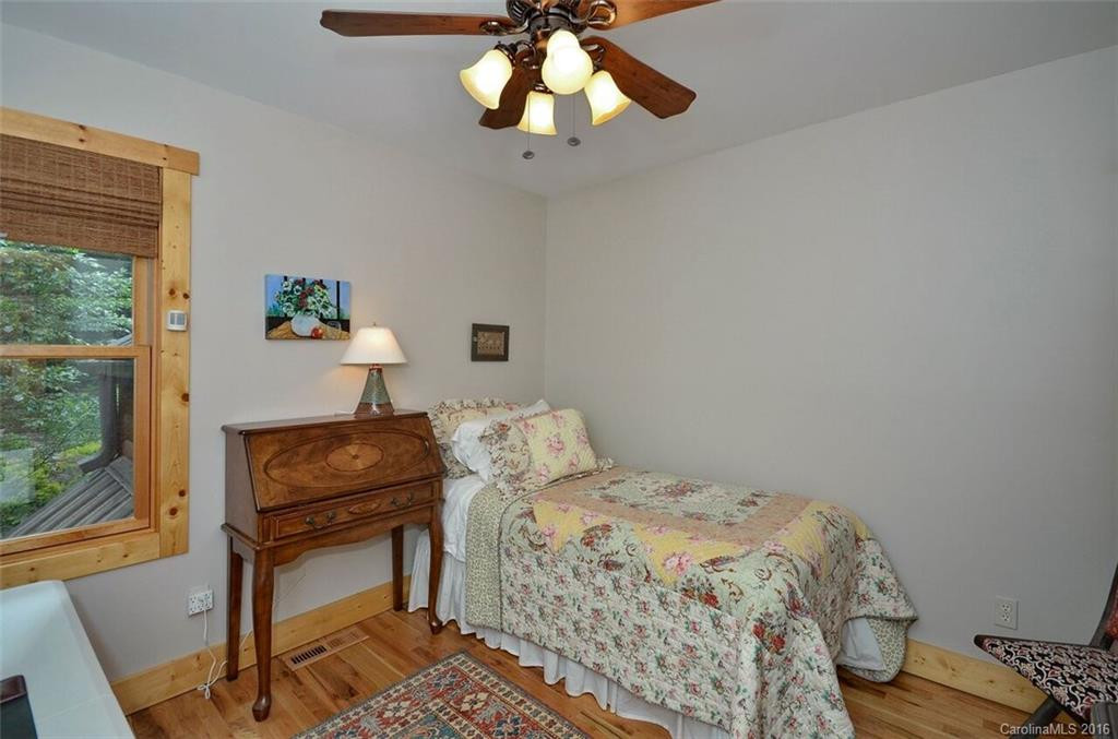 241 Parkway View Lane - Photo 14