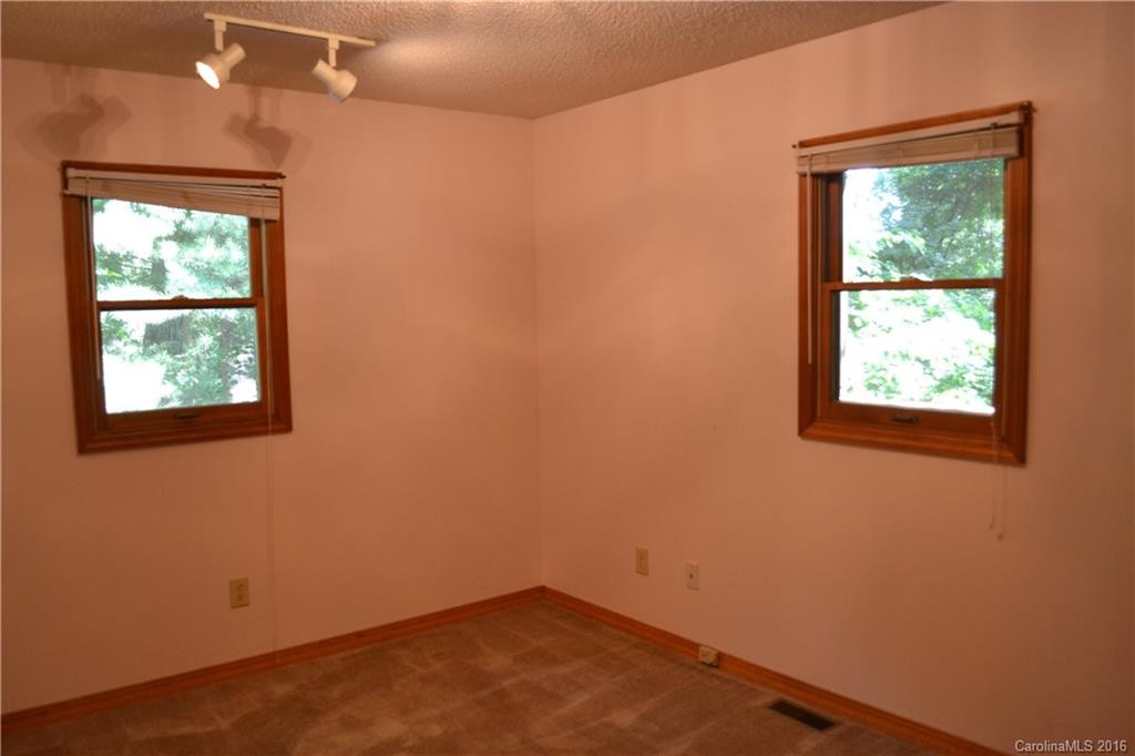 58 Oak Terrace - Photo 18