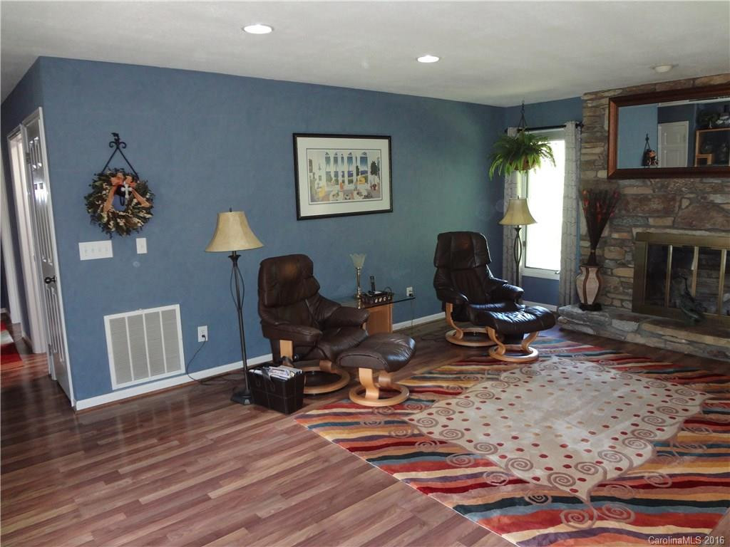 26 Samara Drive - Photo 3