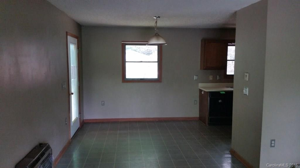 102 Falcon Hill Drive - Photo 5