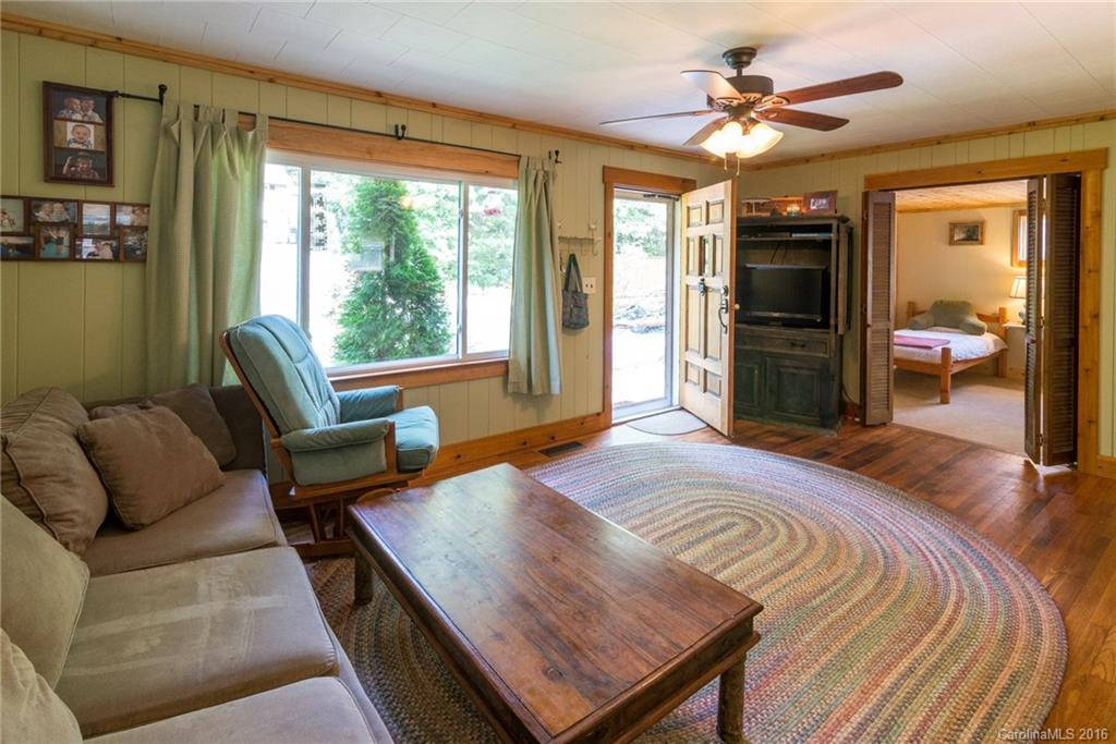 525 Rhododendron Avenue - Photo 3