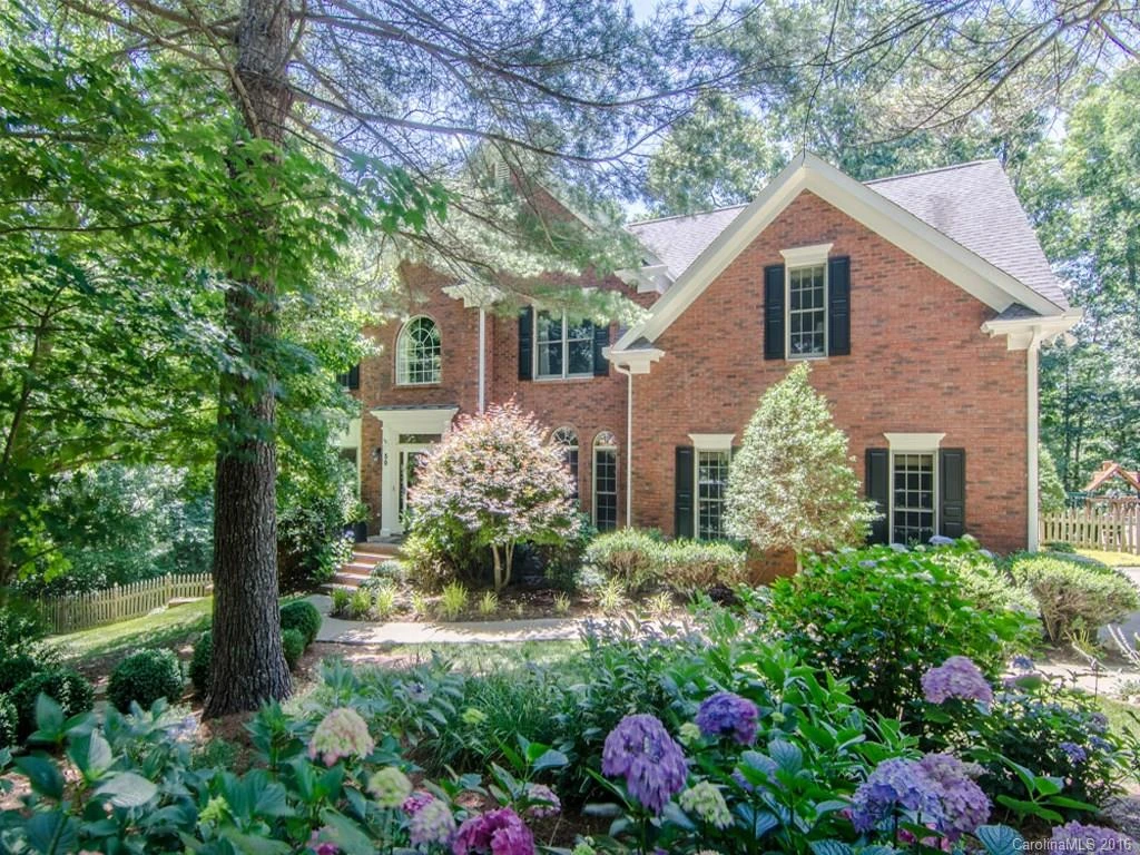 50 Glen Cove Drive