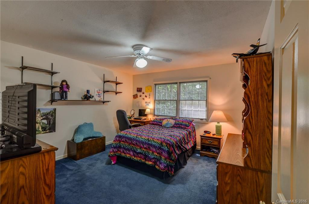9 Tree Top Drive - Photo 18