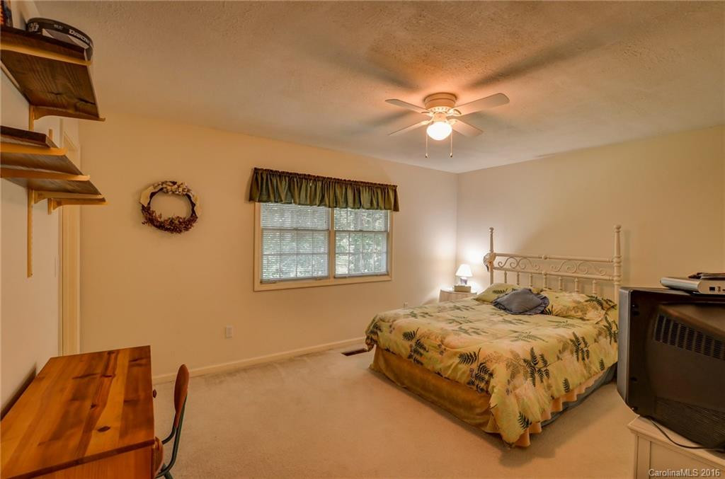 9 Tree Top Drive - Photo 19