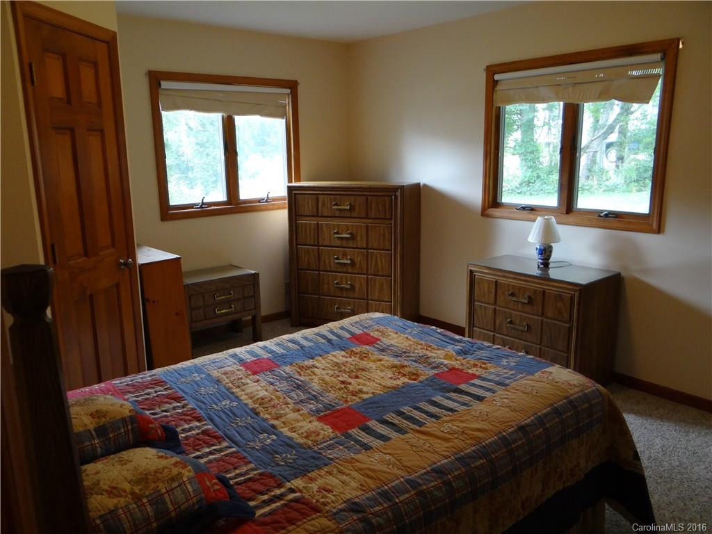 105 Edgewood Court - Photo 12
