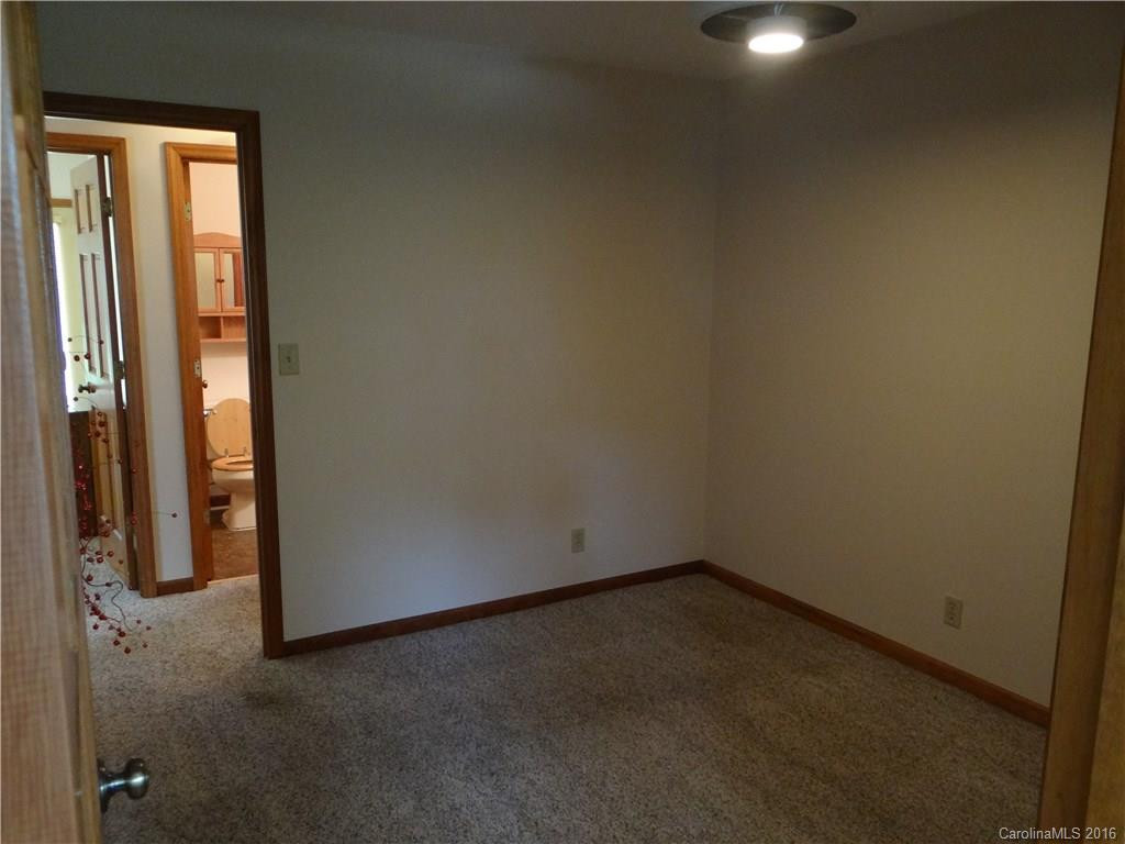 105 Edgewood Court - Photo 14