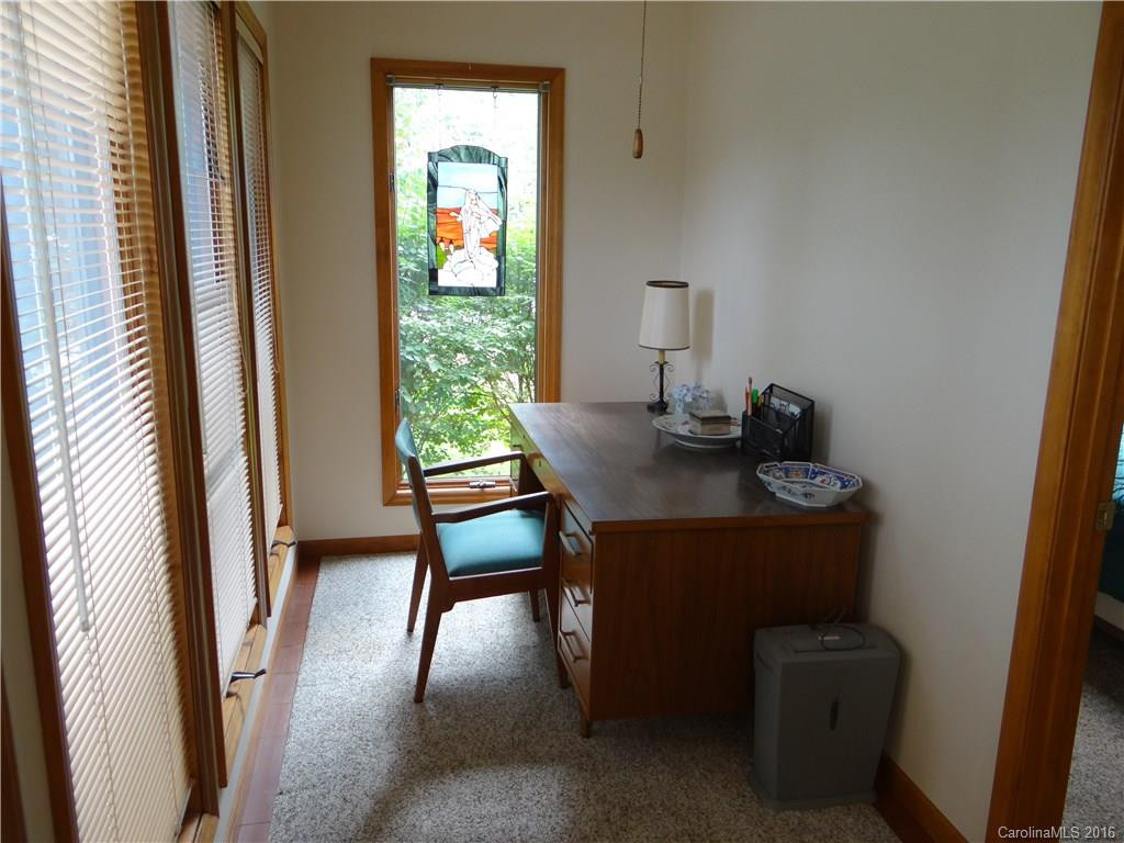 105 Edgewood Court - Photo 15