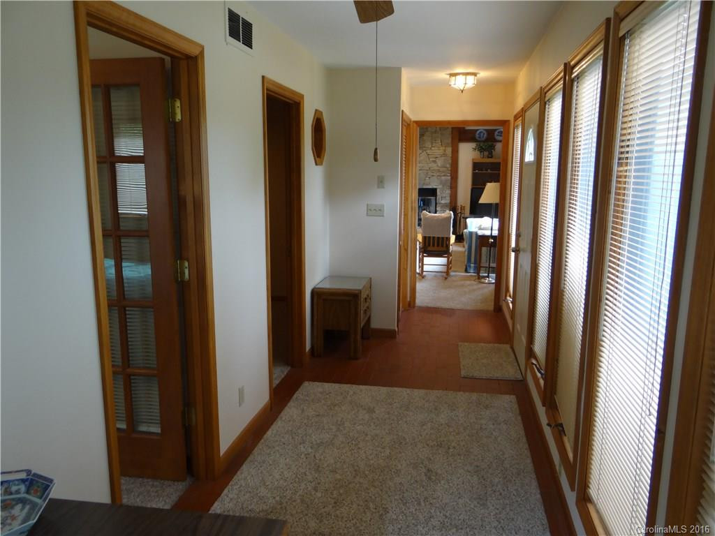 105 Edgewood Court - Photo 16