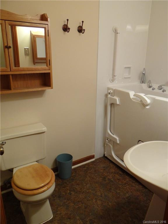 105 Edgewood Court - Photo 18