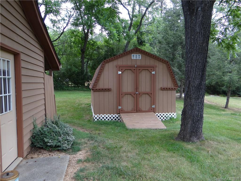 105 Edgewood Court - Photo 24
