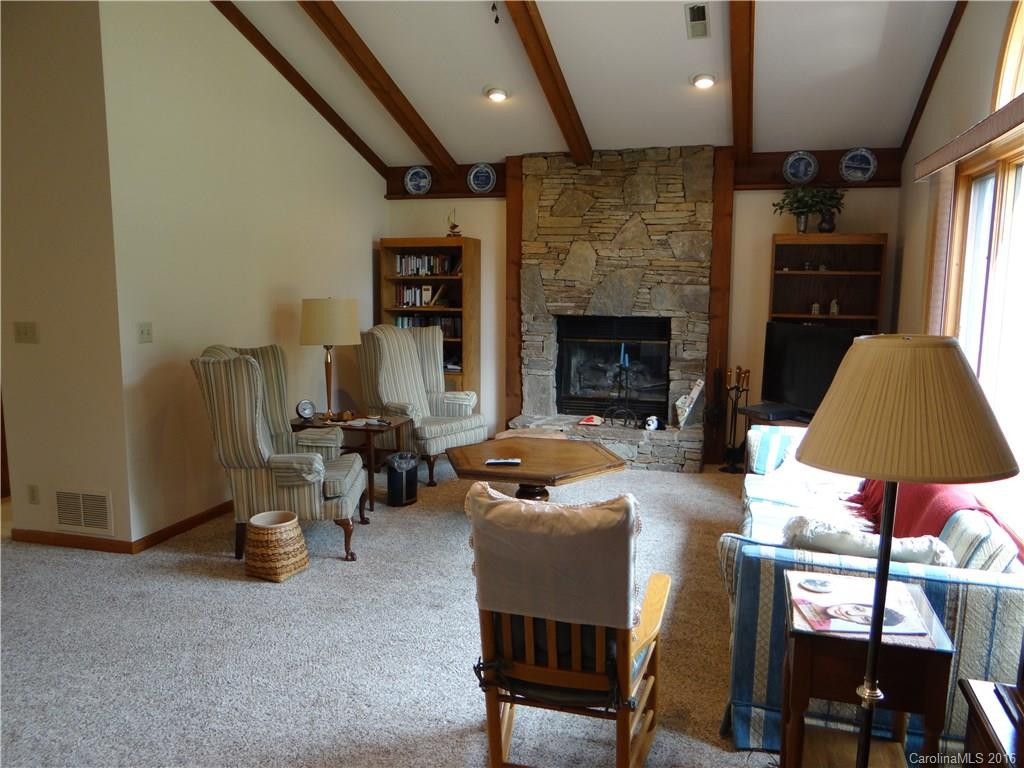 105 Edgewood Court - Photo 5