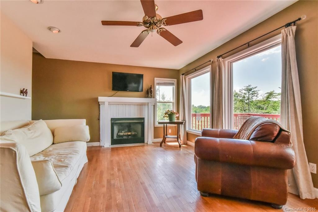 24 Jupiter Heights - Photo 2